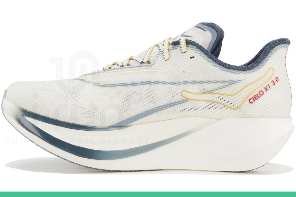 HOKA Rocket X 3 tige