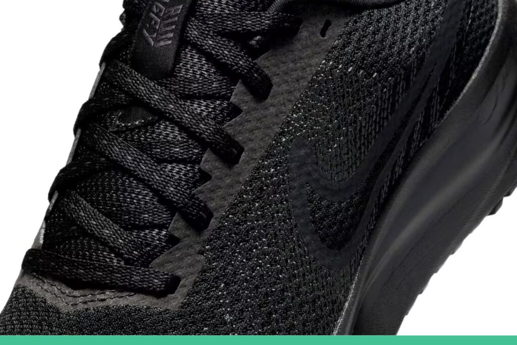 Nike Run Defy lacé